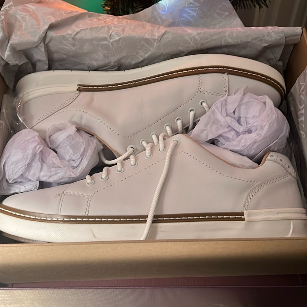 *NEW Men’s white leather Johnston Murphy, “McGuffey” waterproof tennis shoe.